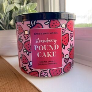 strawberry pound cake candle